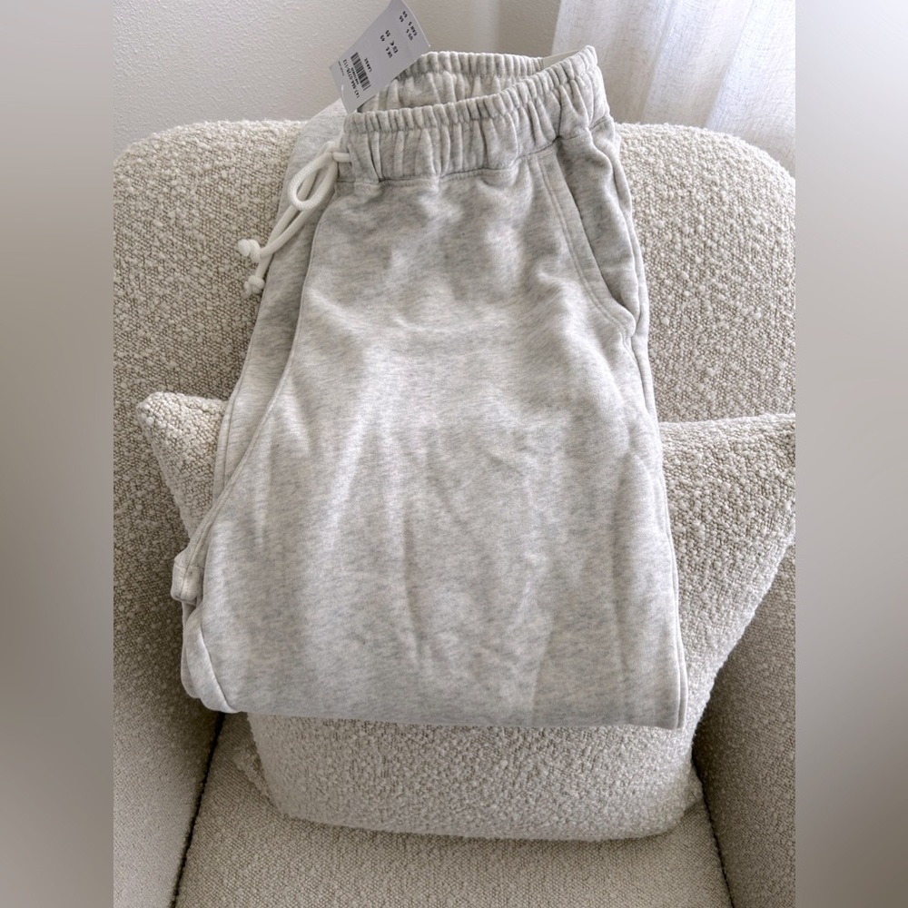 BNWT Abercrombie grey sweatpants. Size Large. Smoke and pet free home.